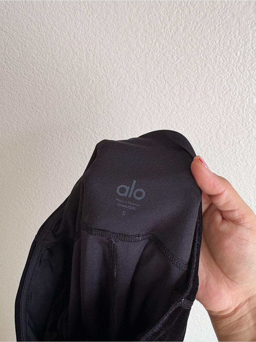 ALO Yoga Black Leggings or Sportswear with suede - Picture 5 of 5